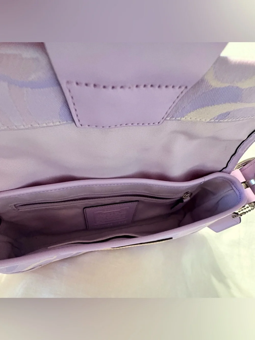 Coach Lavender Signature Jacquard Shoulder Bag with Tan Trim - Picture 3 of 4